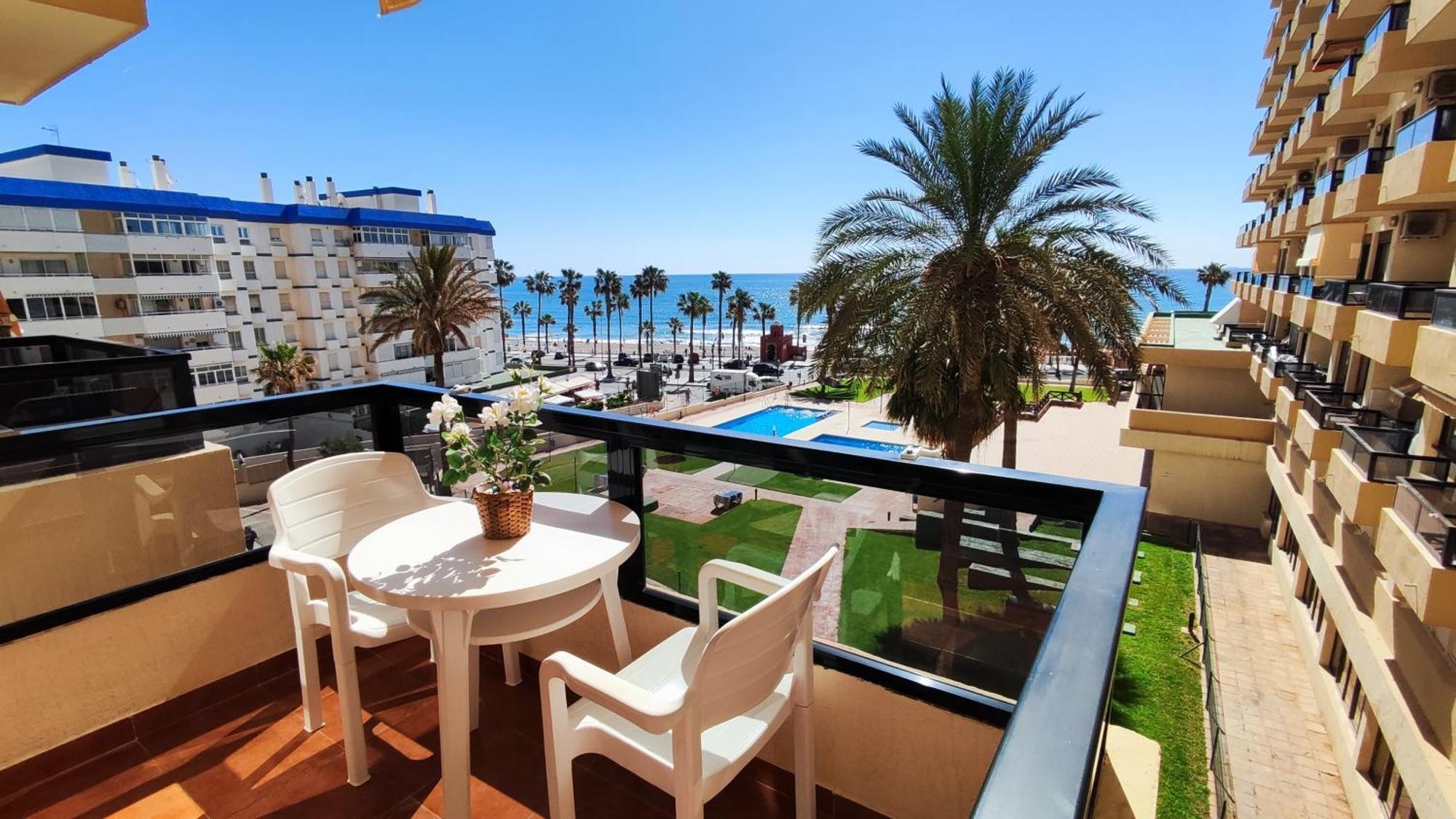 Aloha Playa Apartment With Ocean Views And Pools Benalmádena Zewnętrze zdjęcie