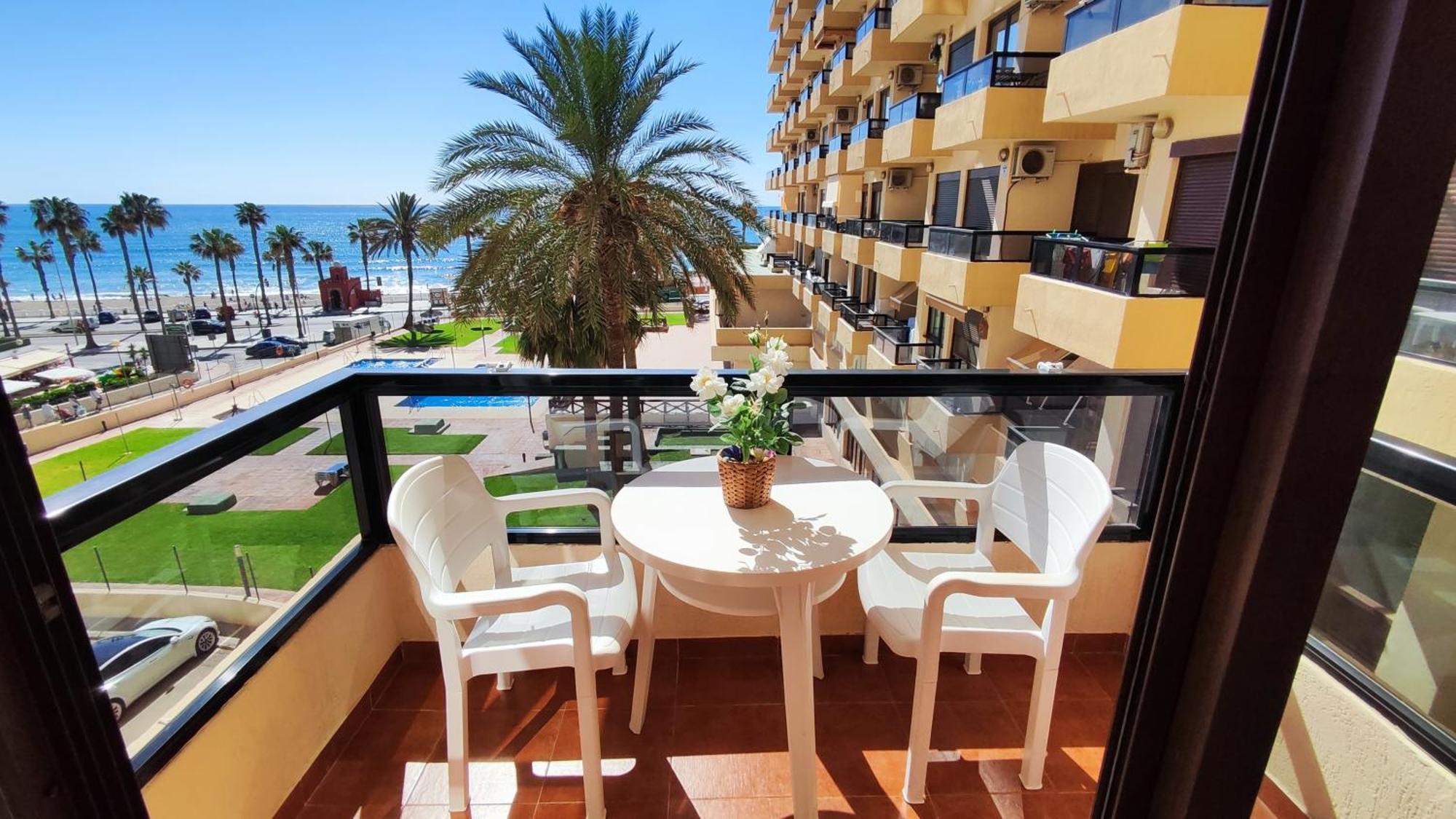 Aloha Playa Apartment With Ocean Views And Pools Benalmádena Zewnętrze zdjęcie